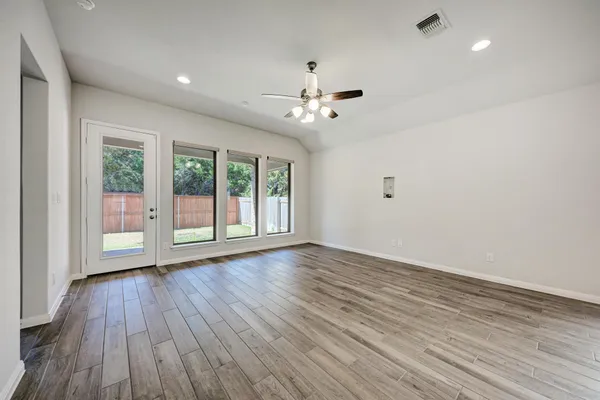 $2,400 | 133 Bauer Loop, Liberty Hill, TX 78642