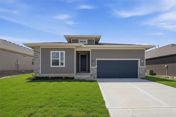 $439,990 | 1615 Northwest 105th Terrace, Kansas City, MO 64155
