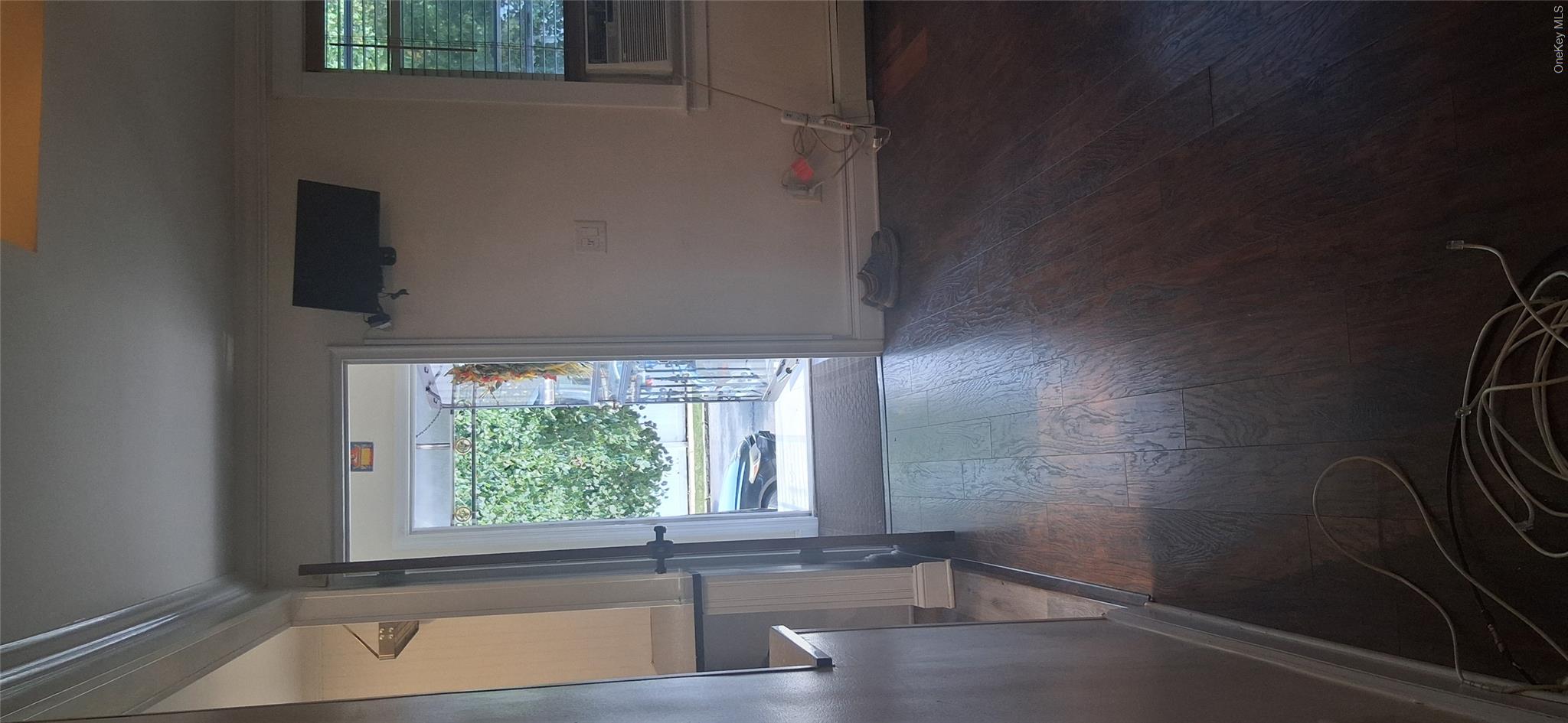 222-40 92nd Road, Unit 2 Queens, NY 11428 - Photo 4 of 10