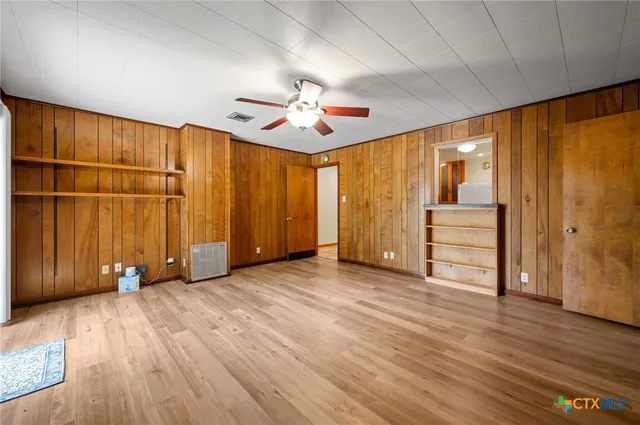 $275,000 | 201 Hillcrest Drive, Luling, TX 78648