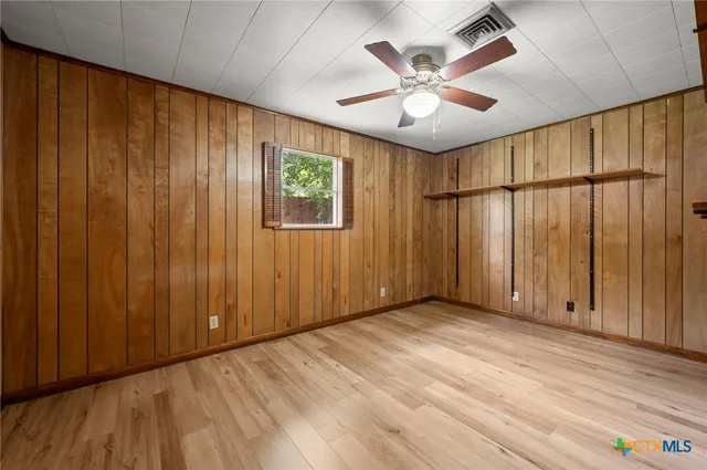 $275,000 | 201 Hillcrest Drive, Luling, TX 78648