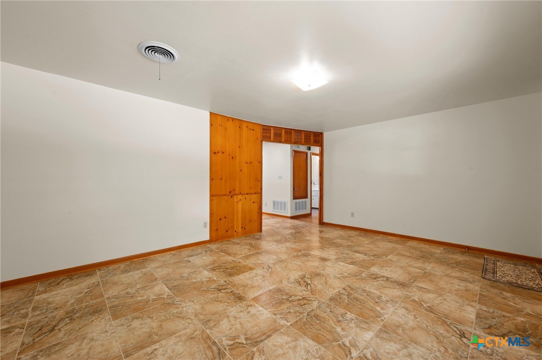 201 Hillcrest Drive Luling, TX 78648 - Photo 3 of 26 a view of an empty room