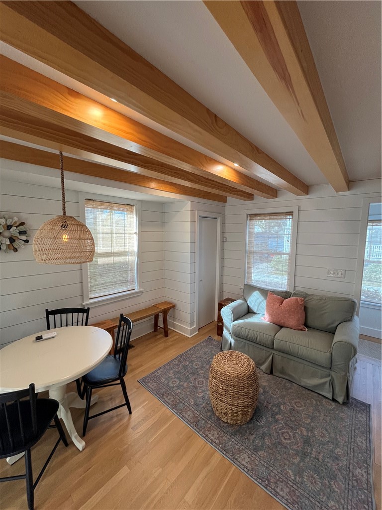 21 Connection Street Newport, RI 02840 - Photo 4 of 29