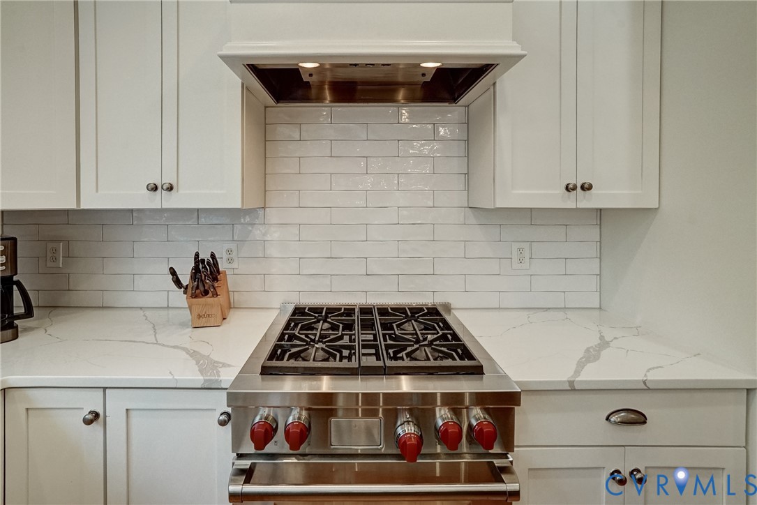 1295 Hermitage Road Manakin-Sabot, VA 23103 - Photo 30 of 55 a stove top oven sitting inside of a kitchen