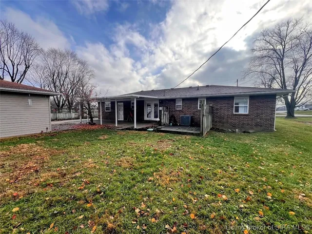 $260,000 | 3707 Caney Road, Henryville, IN 47126