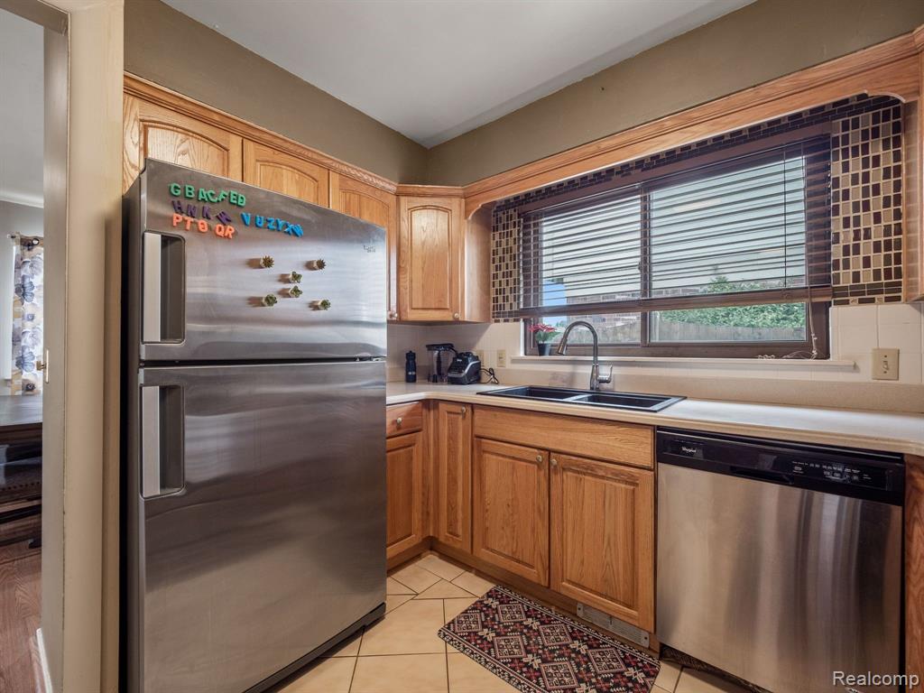 24715 Timber Ridge Trail Flat Rock, MI 48134 - Photo 7 of 22 Gallery Image 7
