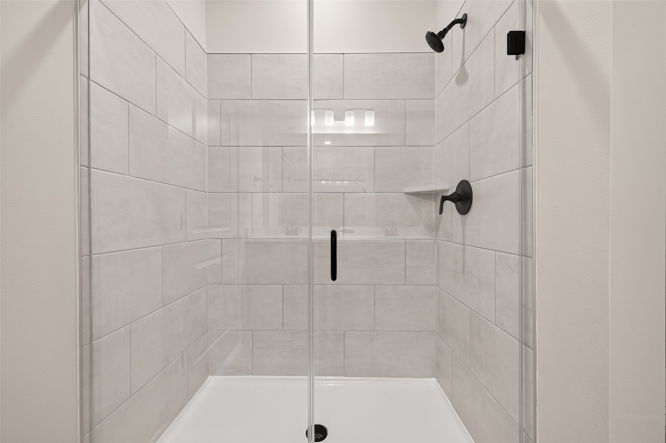 21122 Autumn Heights Rosharon, TX 77583 - Photo 27 of 42 a bathroom with a shower
