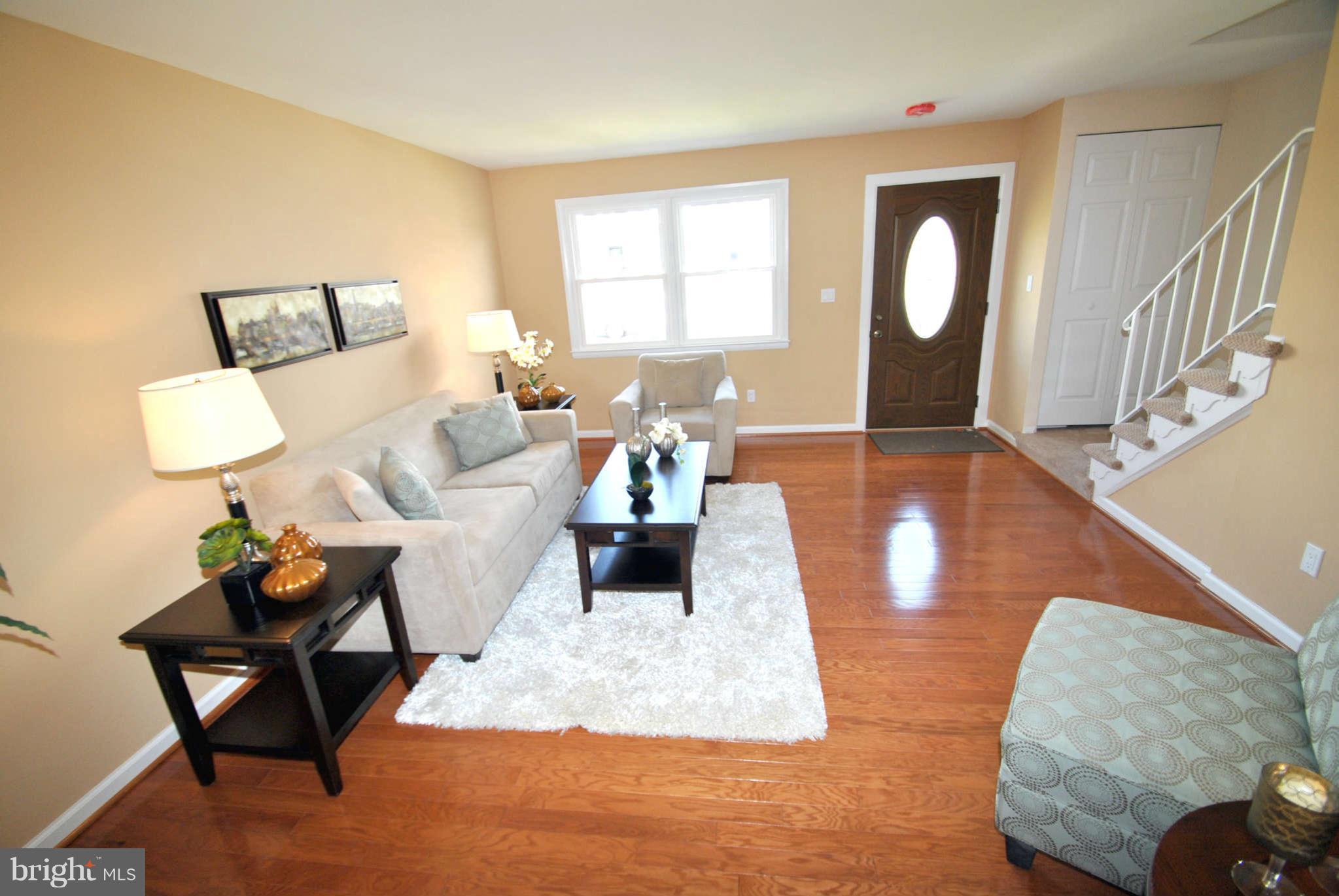 5716 Utrecht Road Baltimore, MD 21206 - Photo 3 of 26 Living Room