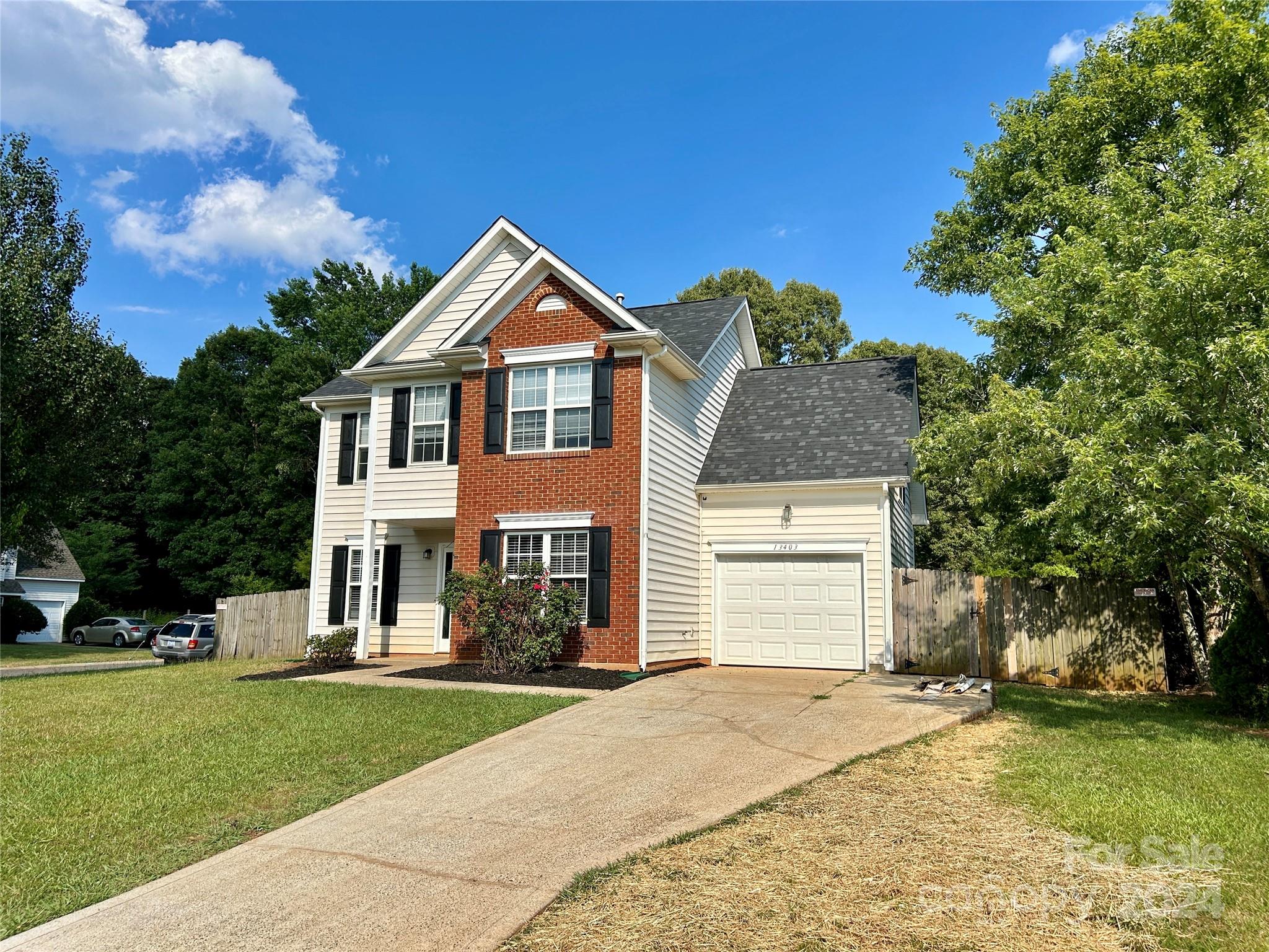 13403 Willow Falls Road Charlotte, NC 28215 - Photo 2 of 28 Gallery Image 2