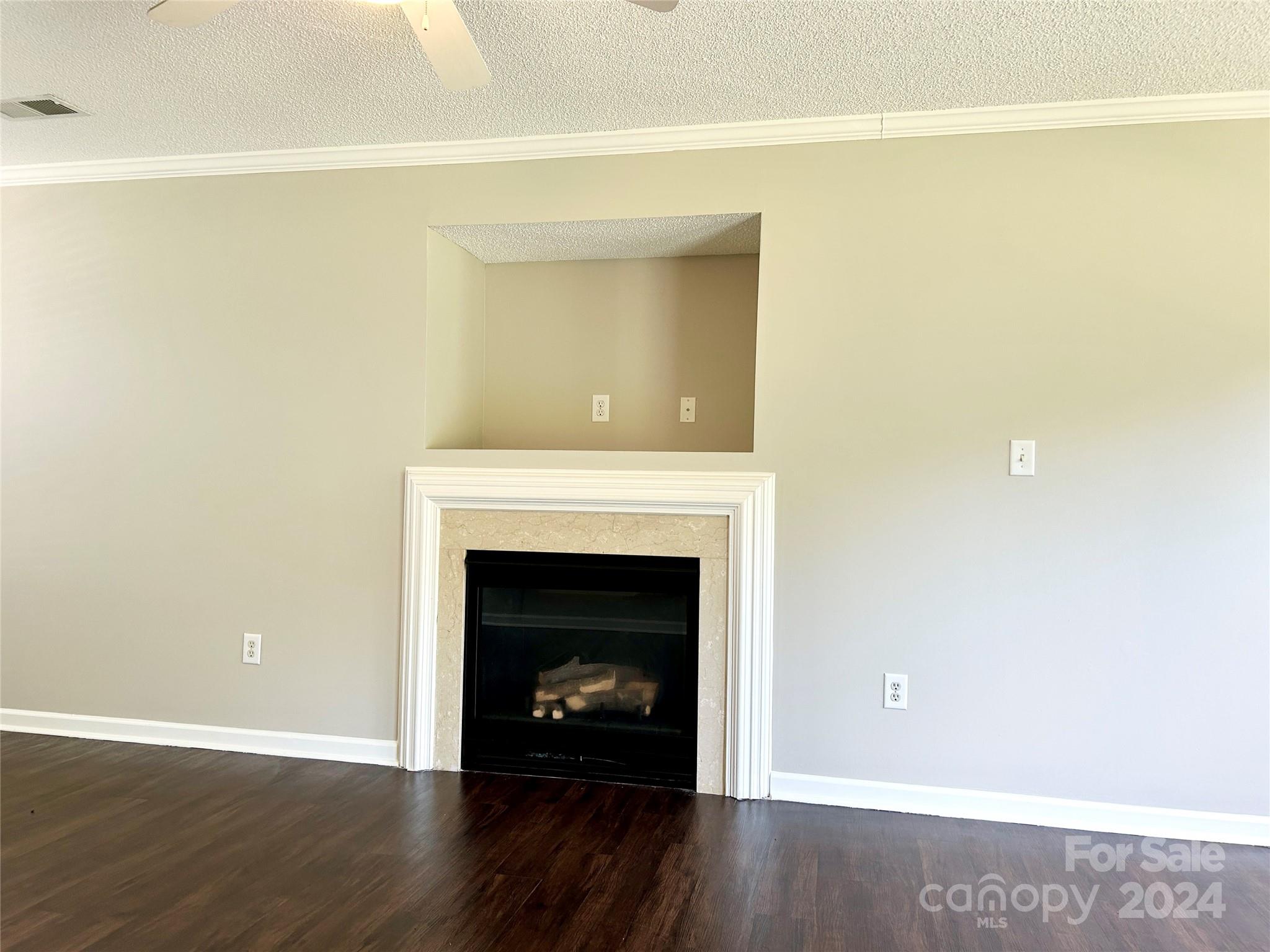 13403 Willow Falls Road Charlotte, NC 28215 - Photo 4 of 28 Gallery Image 4