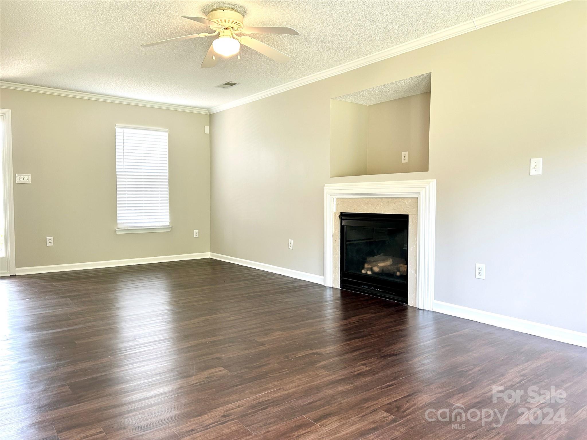 13403 Willow Falls Road Charlotte, NC 28215 - Photo 5 of 28 Gallery Image 5