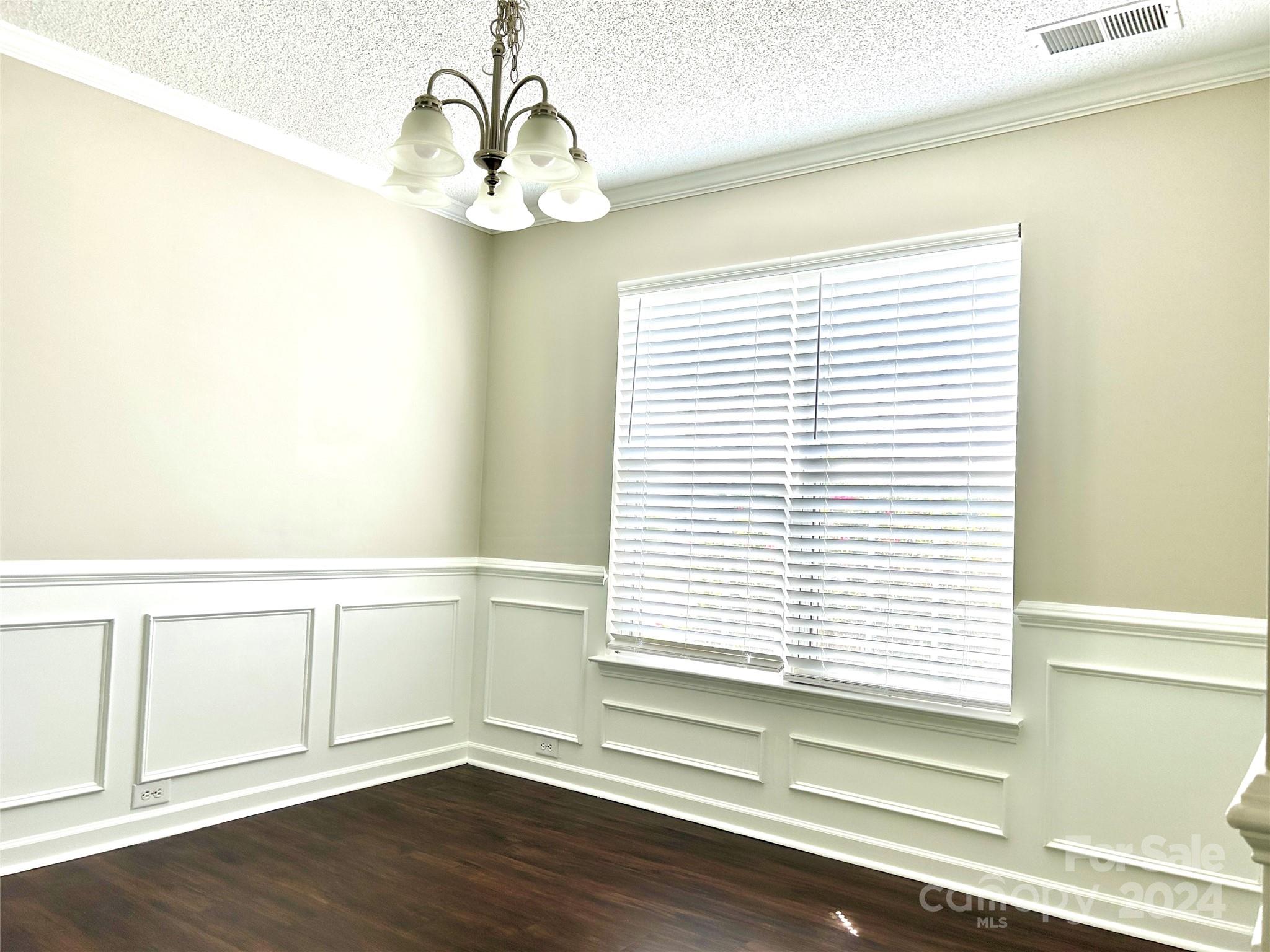 13403 Willow Falls Road Charlotte, NC 28215 - Photo 7 of 28 Gallery Image 7
