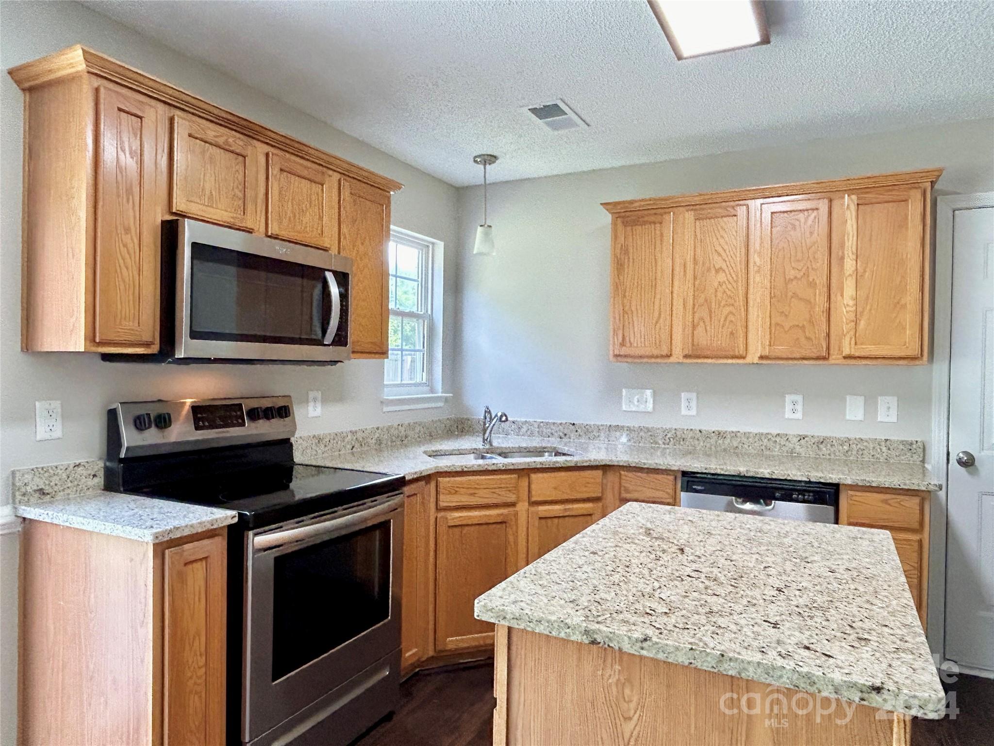 13403 Willow Falls Road Charlotte, NC 28215 - Photo 10 of 28 Gallery Image 10