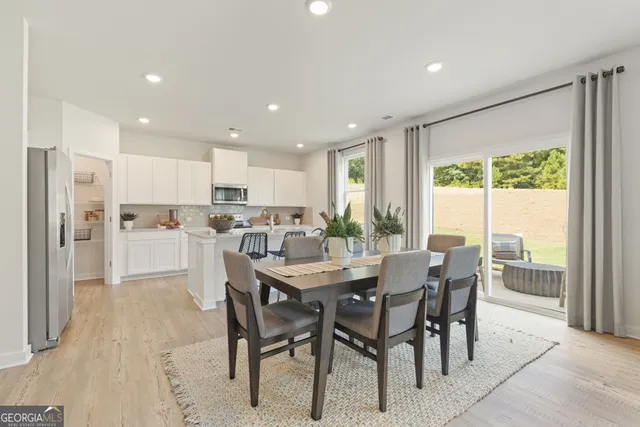 $433,990 | 5277 Mulberry Crk Way, Flowery Branch, GA 30542