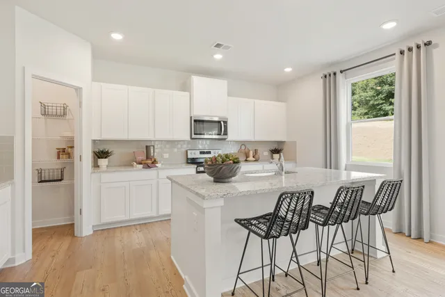 $433,990 | 5277 Mulberry Crk Way, Flowery Branch, GA 30542