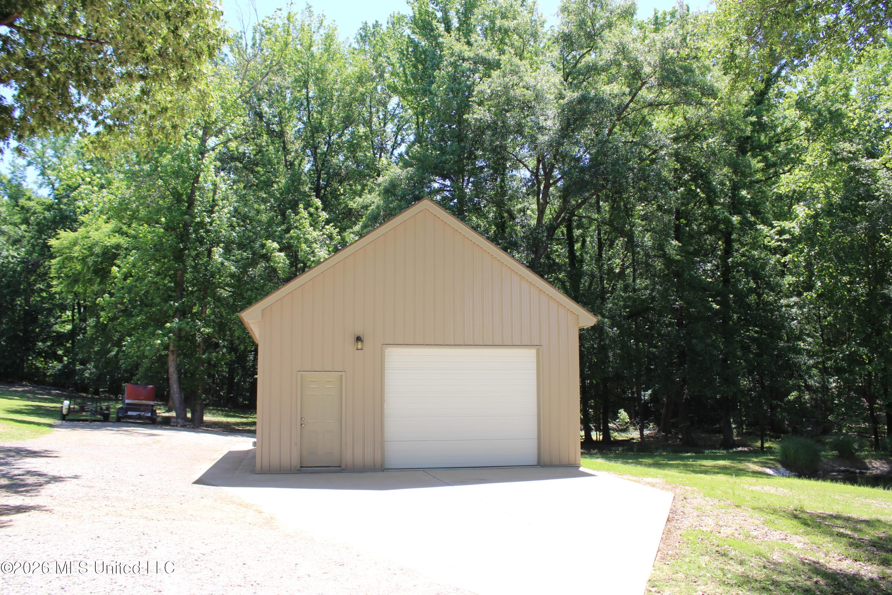 2934 North Red Banks Road Byhalia, MS 38611 - Photo 3 of 42 Detached Garage/Workshop