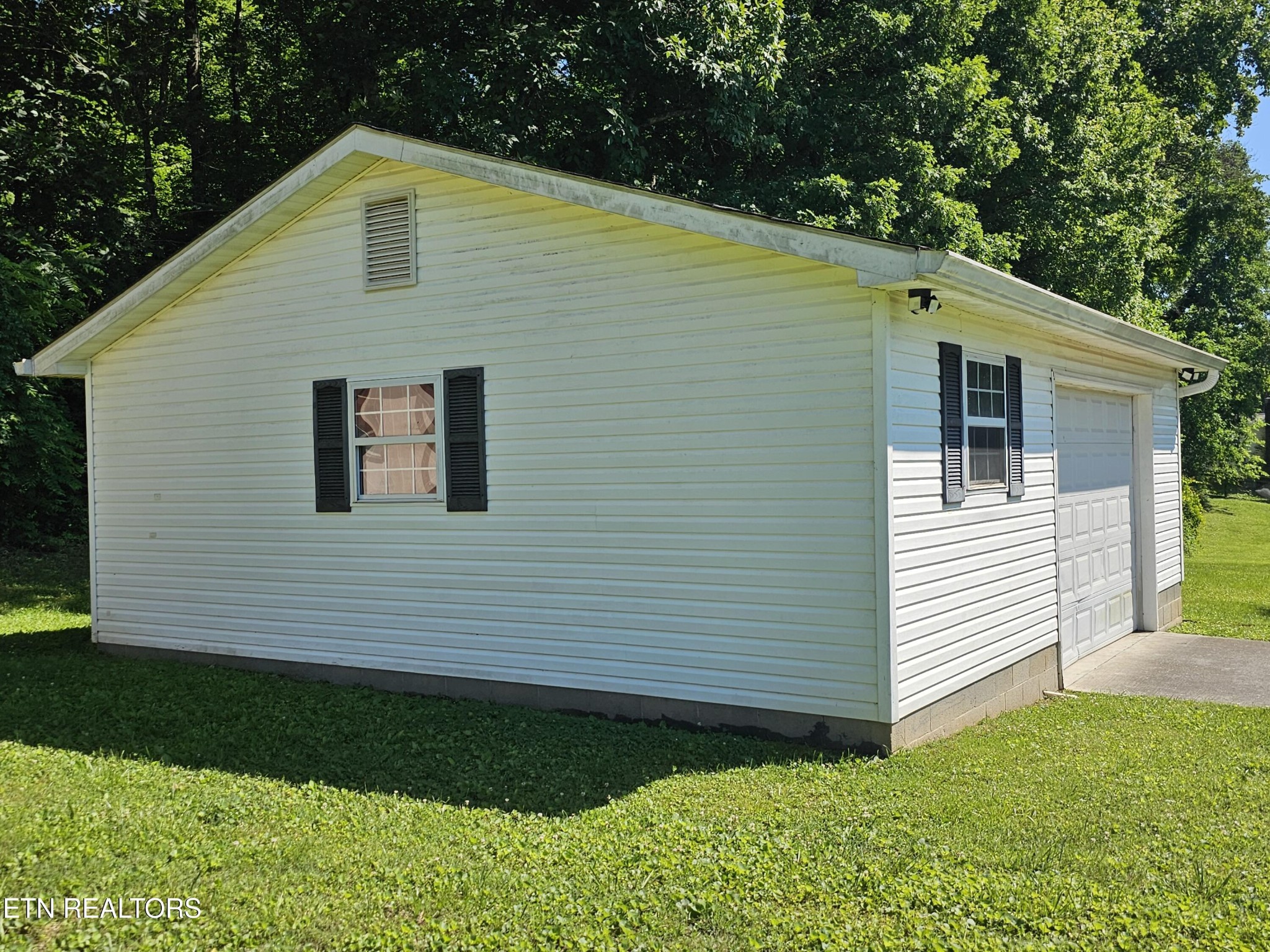 1341 Blockhouse Valley Road Clinton, TN 37716 - Photo 4 of 35 Gallery Image 4