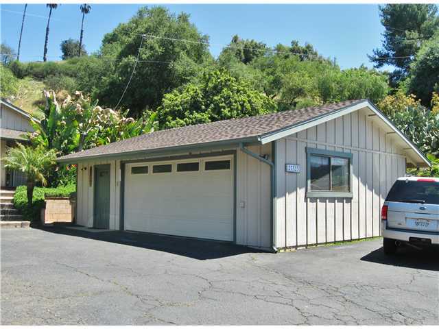 27323 Oakmont Road Valley Center, CA 92082 - Photo 4 of 18 Detached Garage / Workshop.