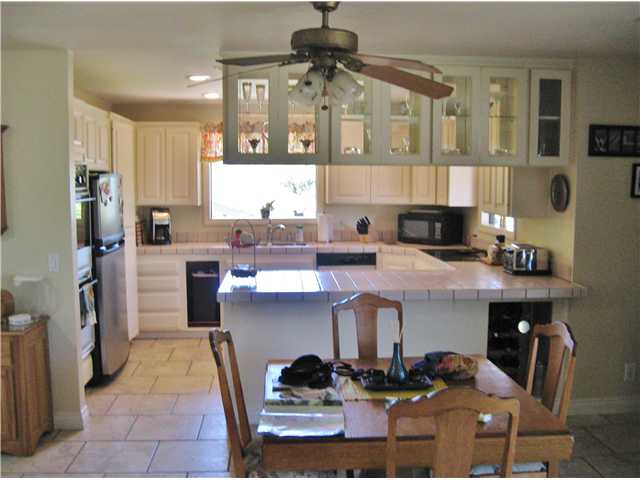 27323 Oakmont Road Valley Center, CA 92082 - Photo 6 of 18 Kitchen