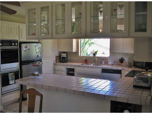 27323 Oakmont Road Valley Center, CA 92082 - Photo 7 of 18 Kitchen