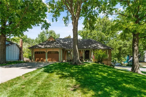 $460,000 | 11524 Rosehill Road, Overland Park, KS 66210