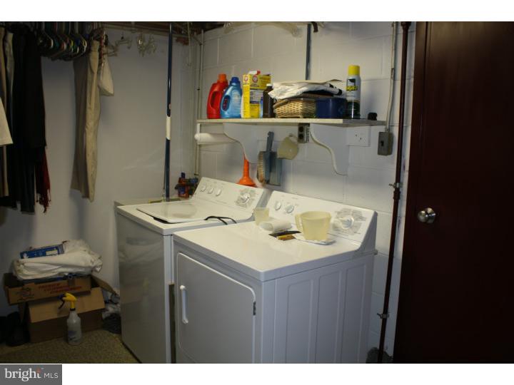 12320 Wyndom Road Philadelphia, PA 19154 - Photo 22 of 24 Laundry Room
