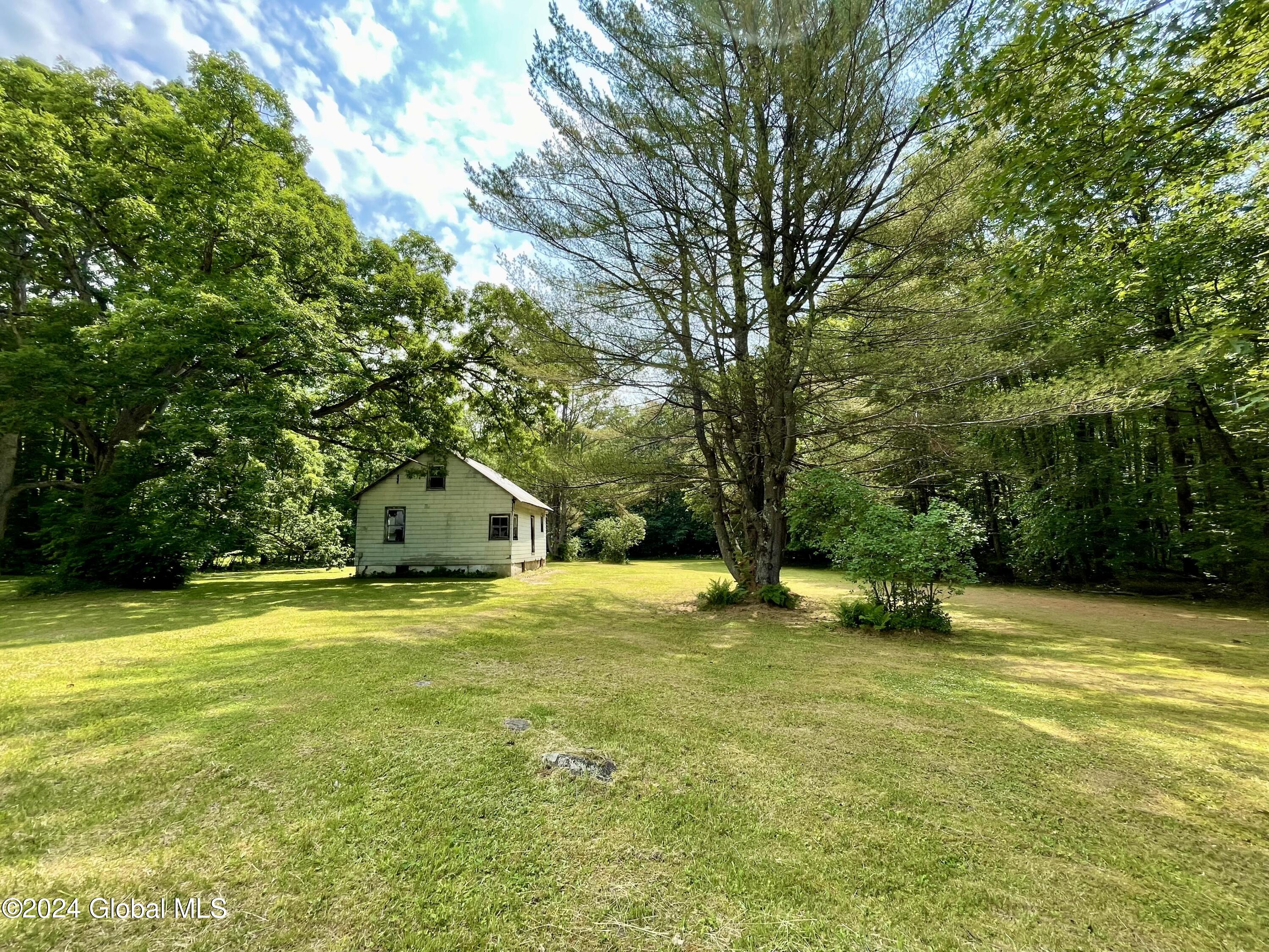 217 Reidel Road Perth, NY 12010 - Photo 3 of 16 IMG_6972