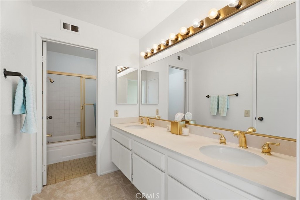 34 Exeter Irvine, CA 92612 - Photo 24 of 39