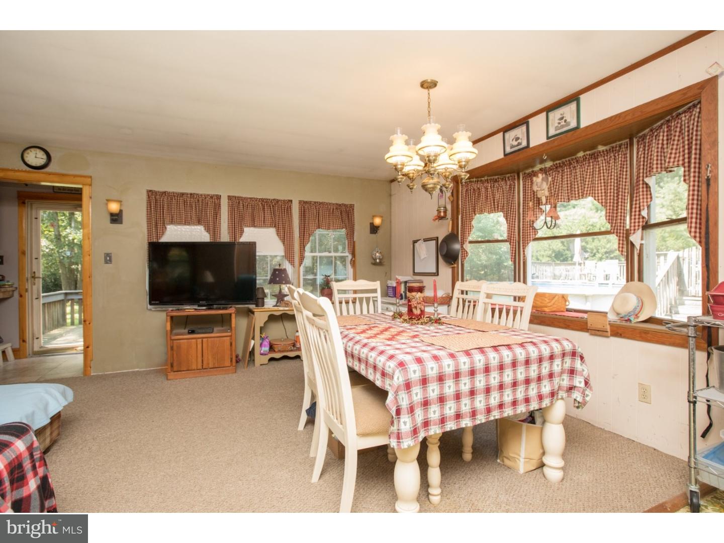 237 Three Bridge Road Monroeville, NJ 08343 - Photo 11 of 19 Dining Room