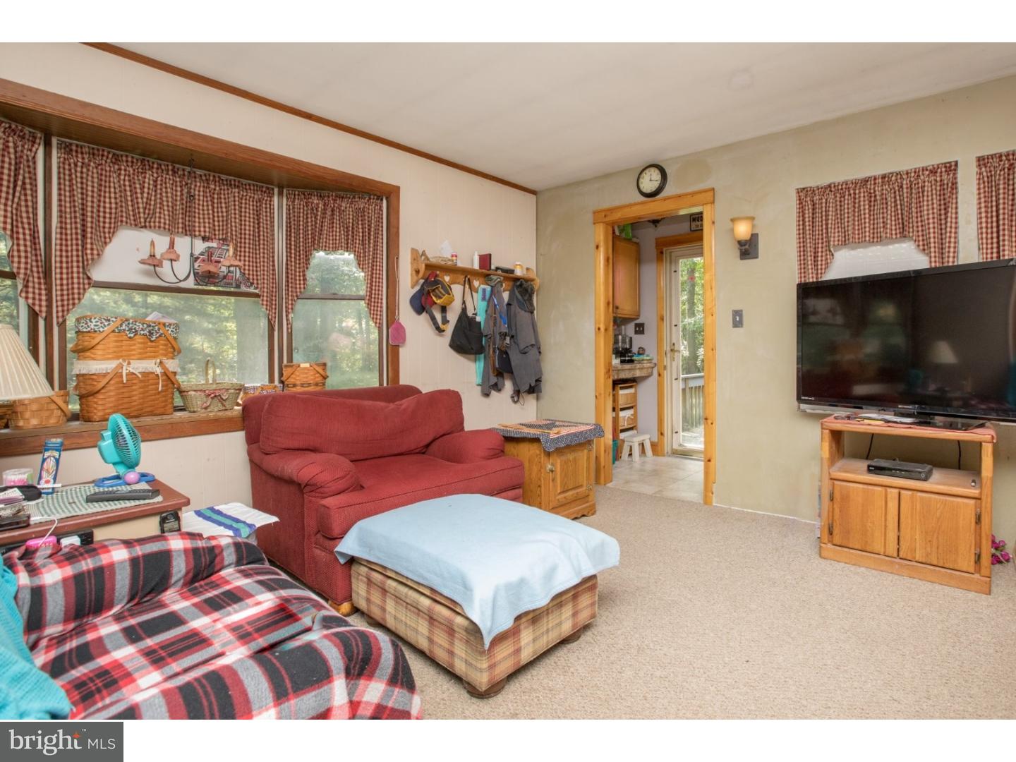 237 Three Bridge Road Monroeville, NJ 08343 - Photo 13 of 19 Family Room