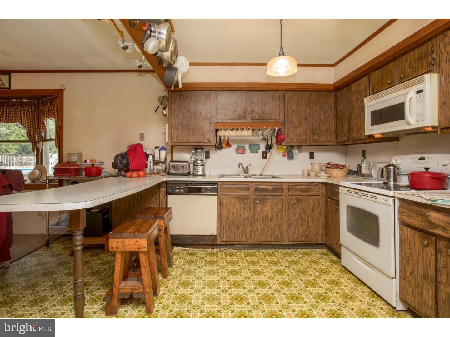 237 Three Bridge Road Monroeville, NJ 08343 - Photo 8 of 19 Kitchen
