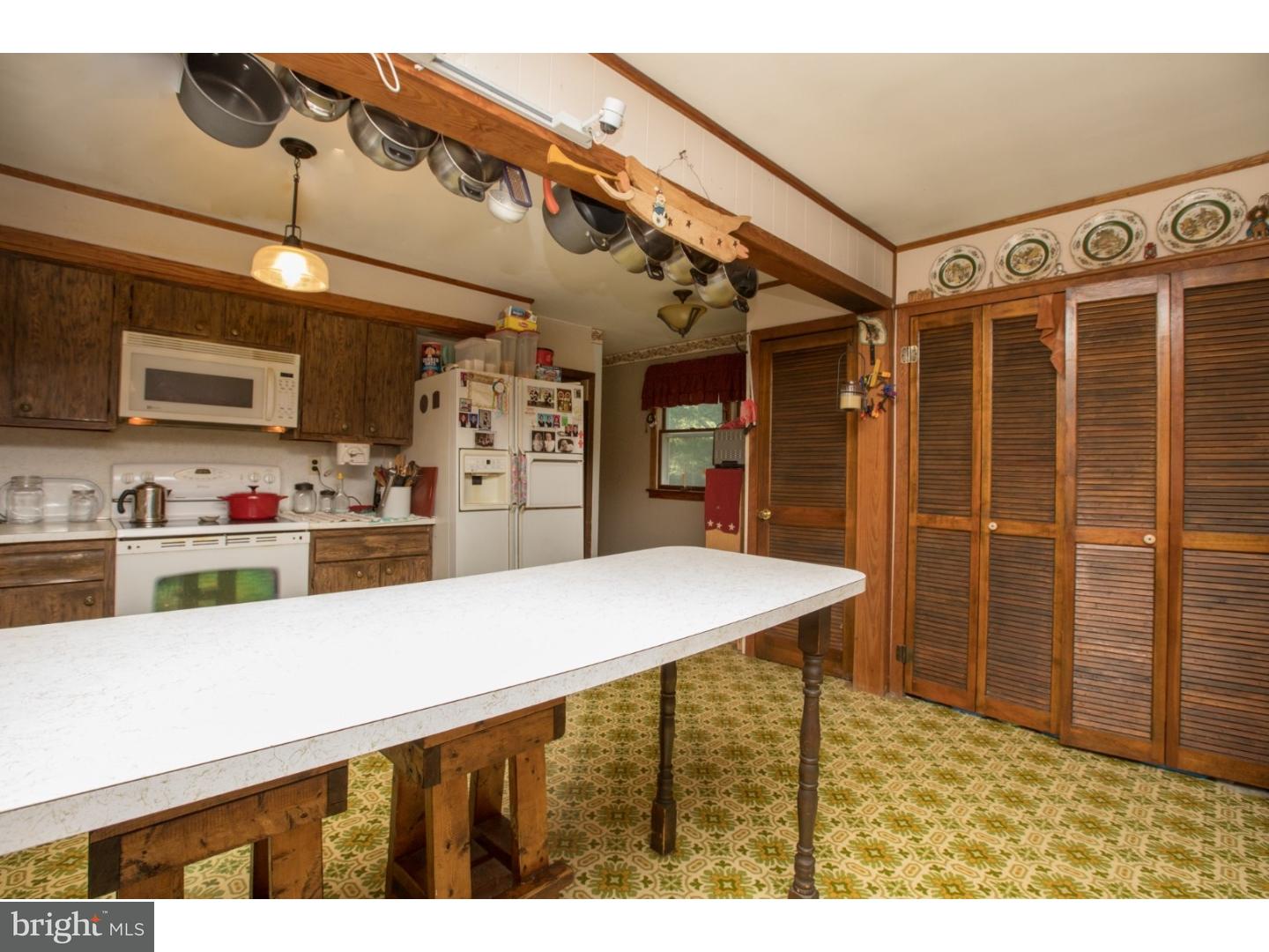 237 Three Bridge Road Monroeville, NJ 08343 - Photo 9 of 19 Kitchen