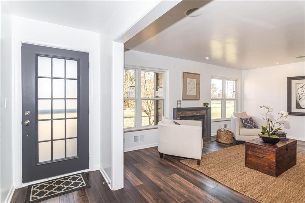 7210 Spring Mill Road Indianapolis, IN 46260 - Photo 2 of 32 Gallery Image 2