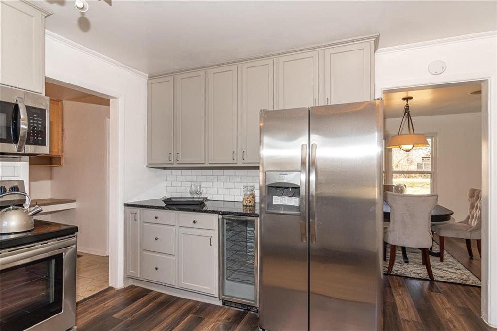 7210 Spring Mill Road Indianapolis, IN 46260 - Photo 12 of 32 Gallery Image 12