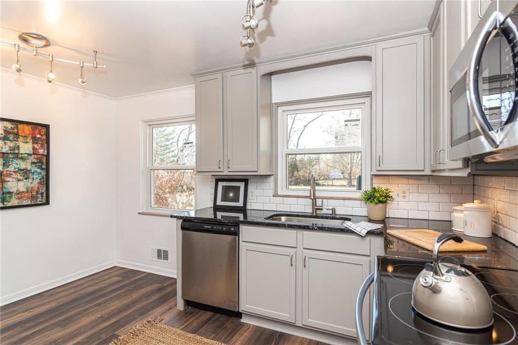 7210 Spring Mill Road Indianapolis, IN 46260 - Photo 15 of 32 Gallery Image 15