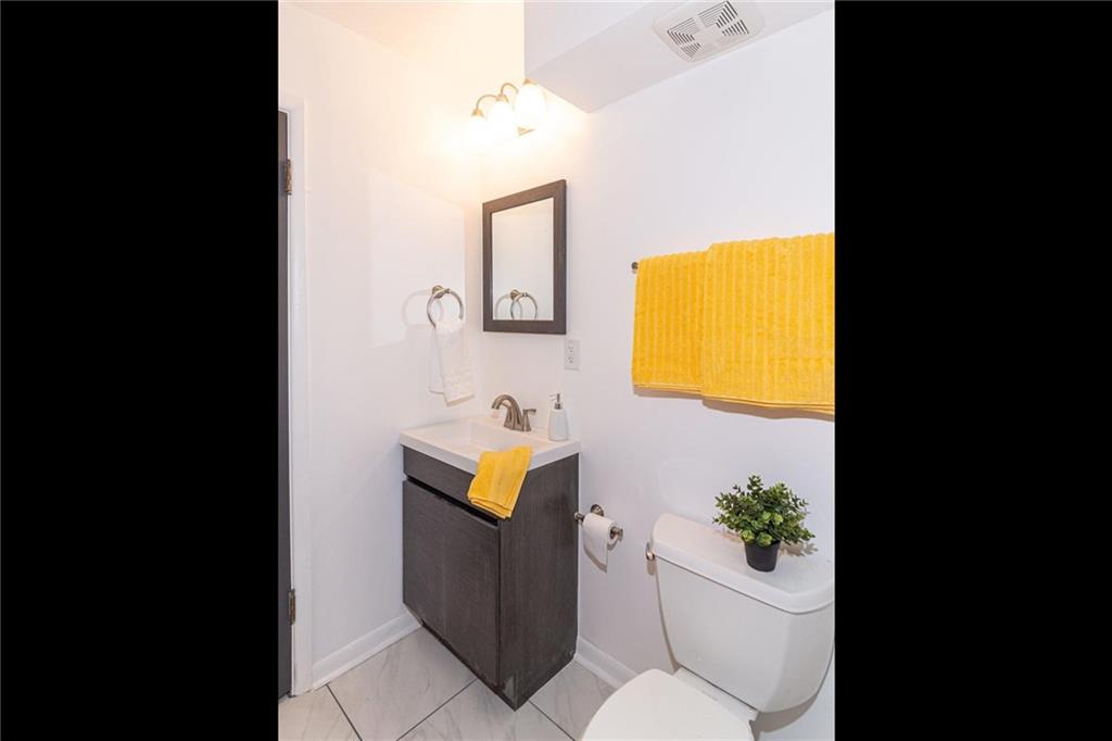 7210 Spring Mill Road Indianapolis, IN 46260 - Photo 27 of 32 Gallery Image 27