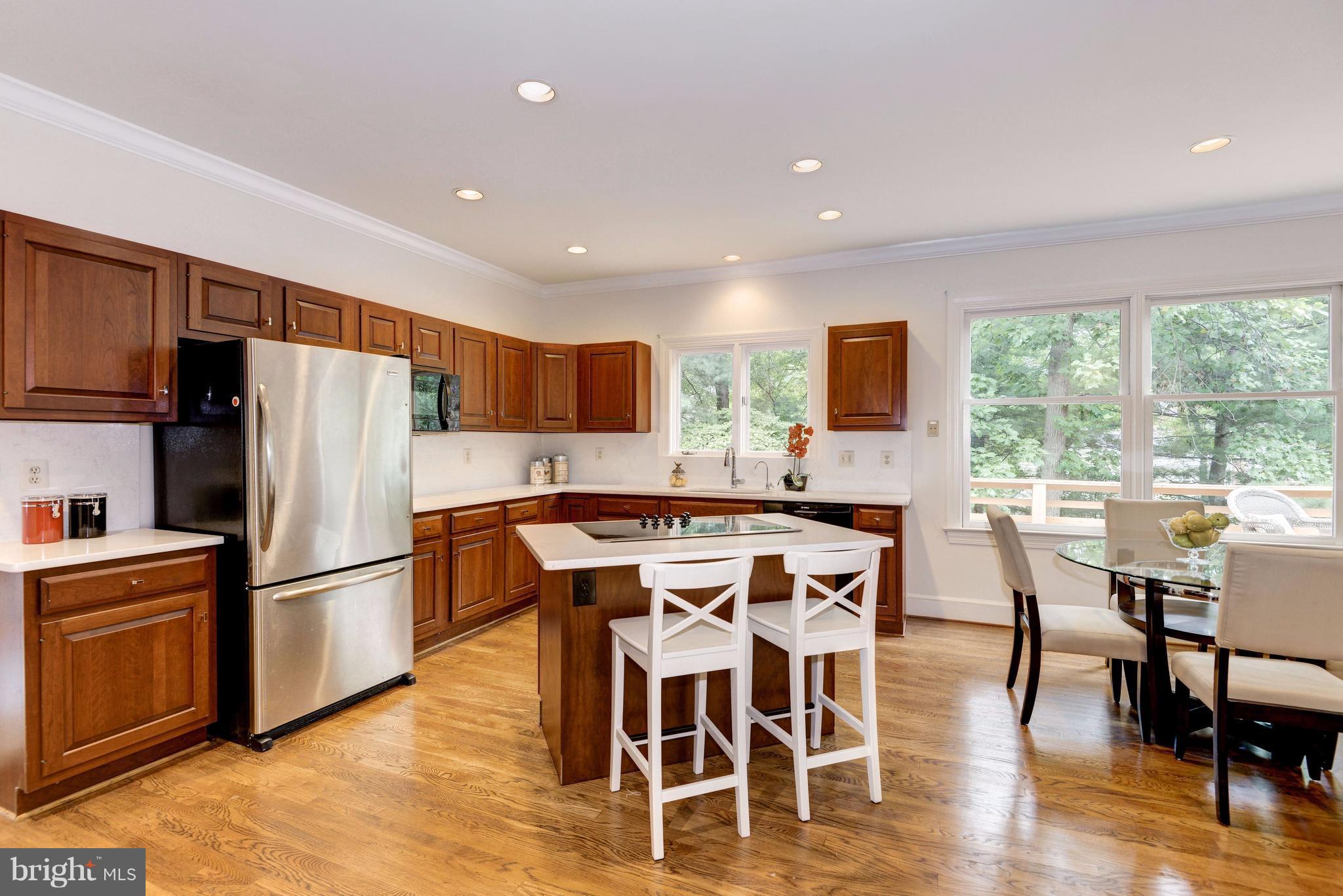 8400 Bells Mill Road Potomac, MD 20854 - Photo 11 of 30 Kitchen
