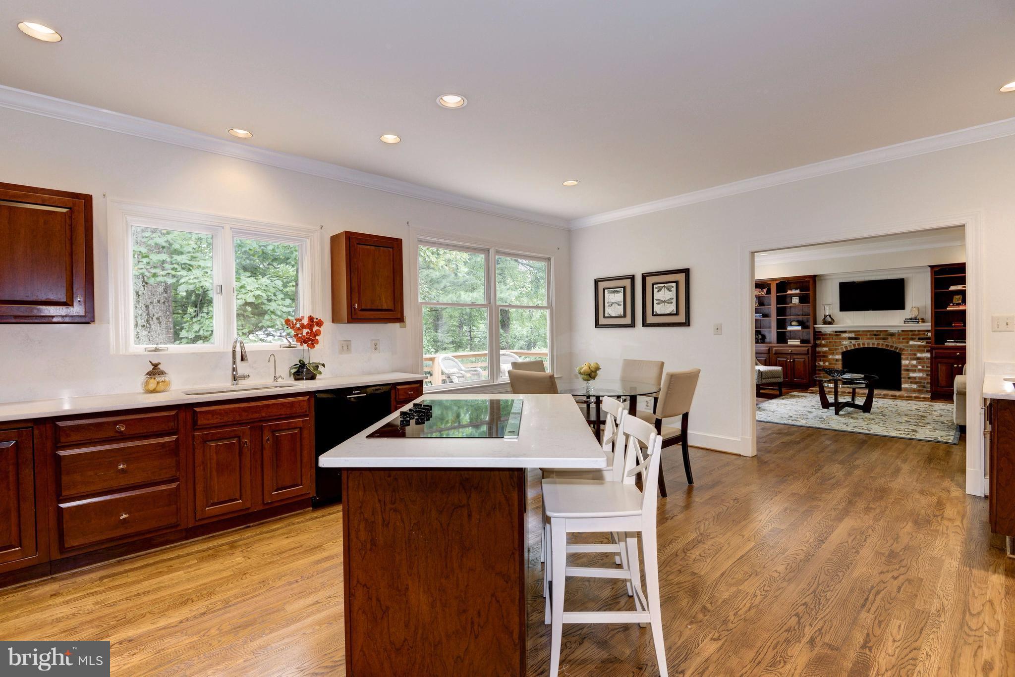 8400 Bells Mill Road Potomac, MD 20854 - Photo 12 of 30 Kitchen