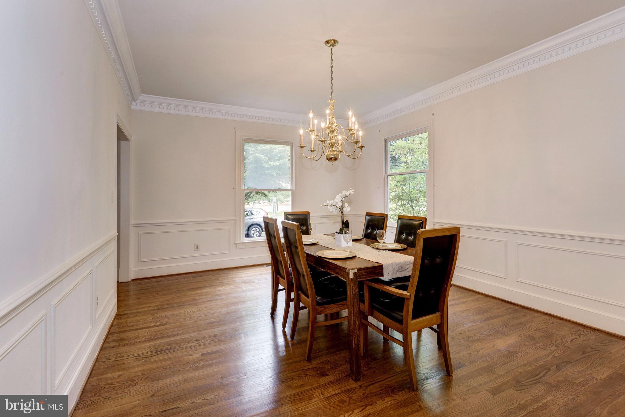 8400 Bells Mill Road Potomac, MD 20854 - Photo 13 of 30 Dining Room