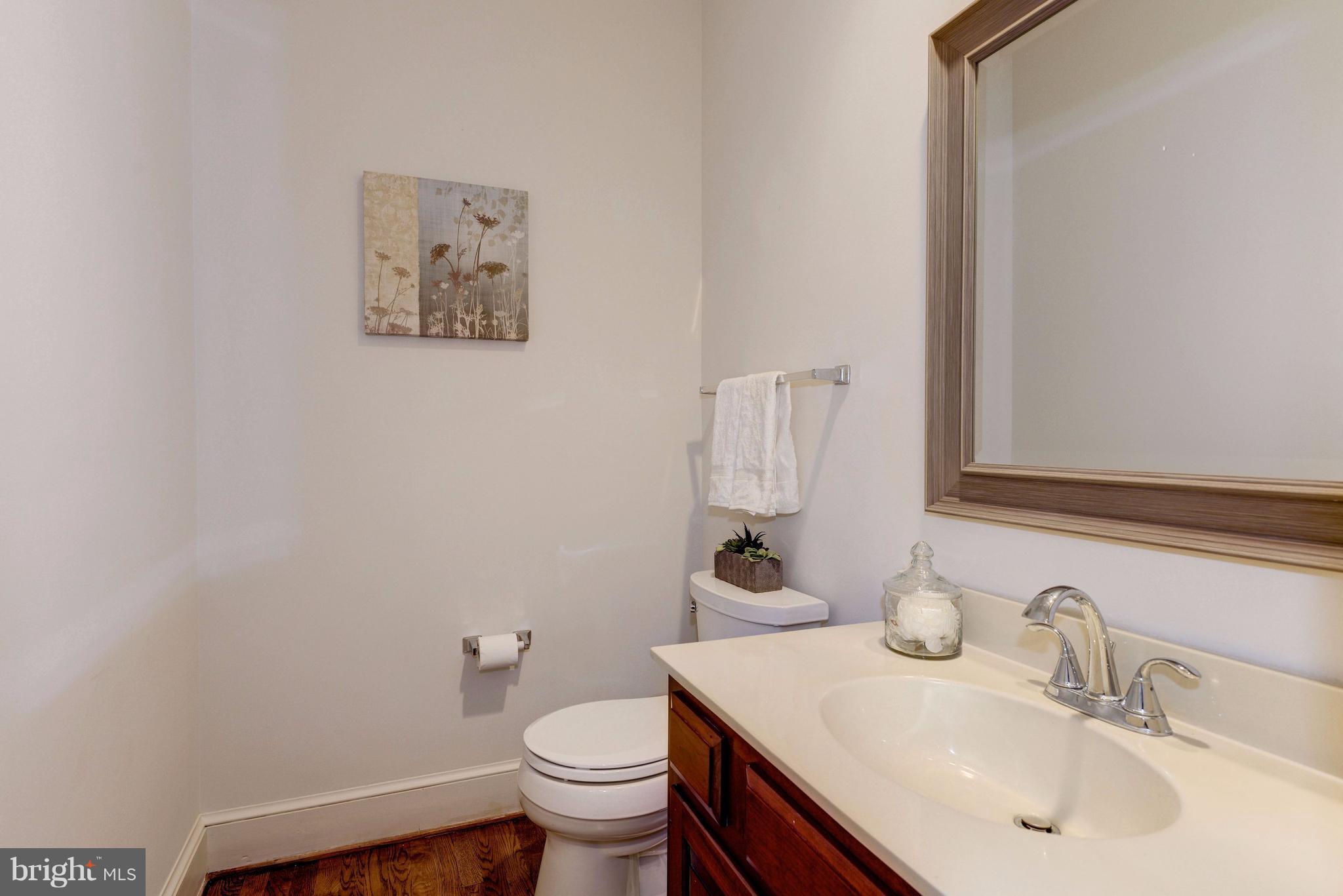 8400 Bells Mill Road Potomac, MD 20854 - Photo 14 of 30 Main Level Powder Room