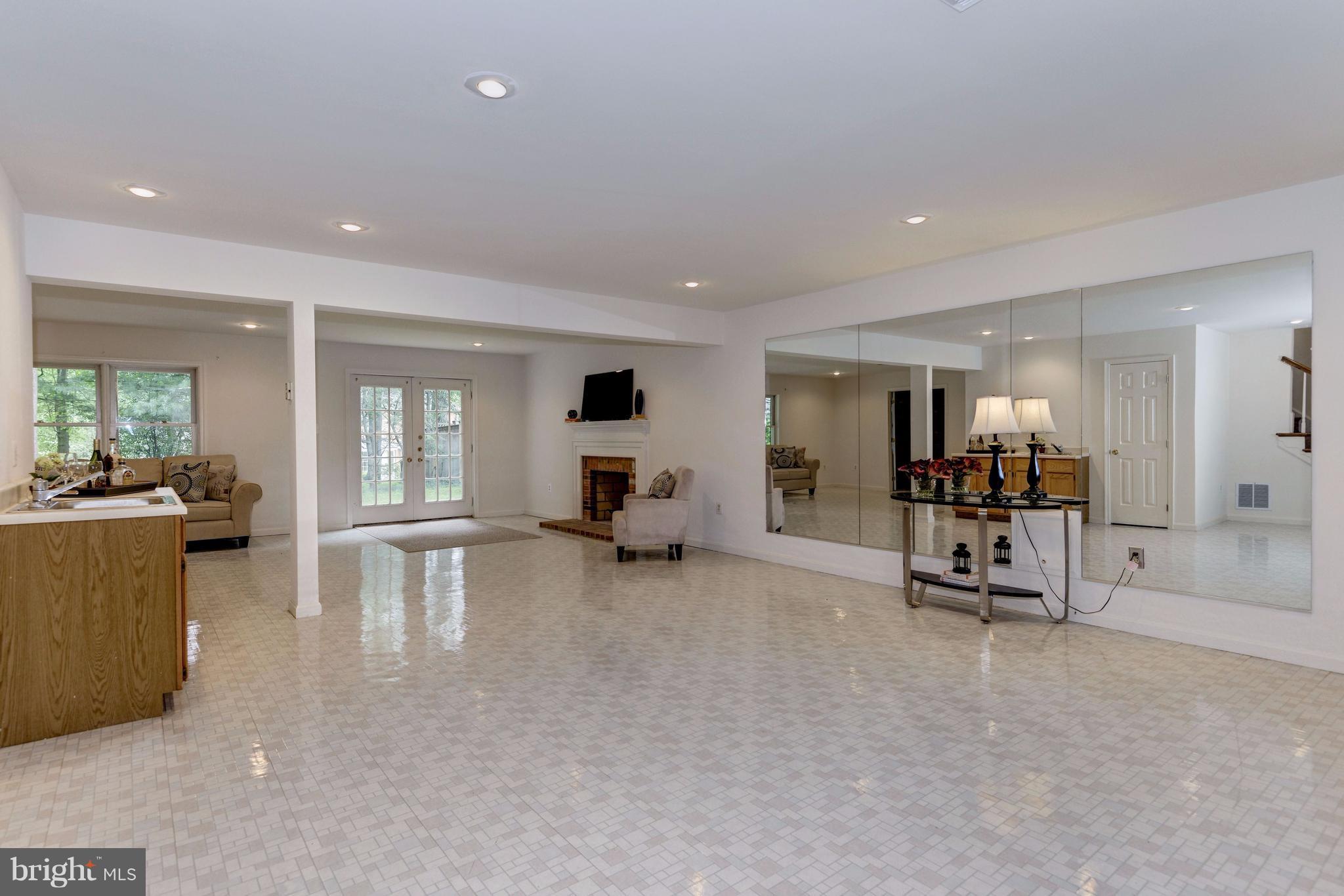 8400 Bells Mill Road Potomac, MD 20854 - Photo 22 of 30 Recreation Room