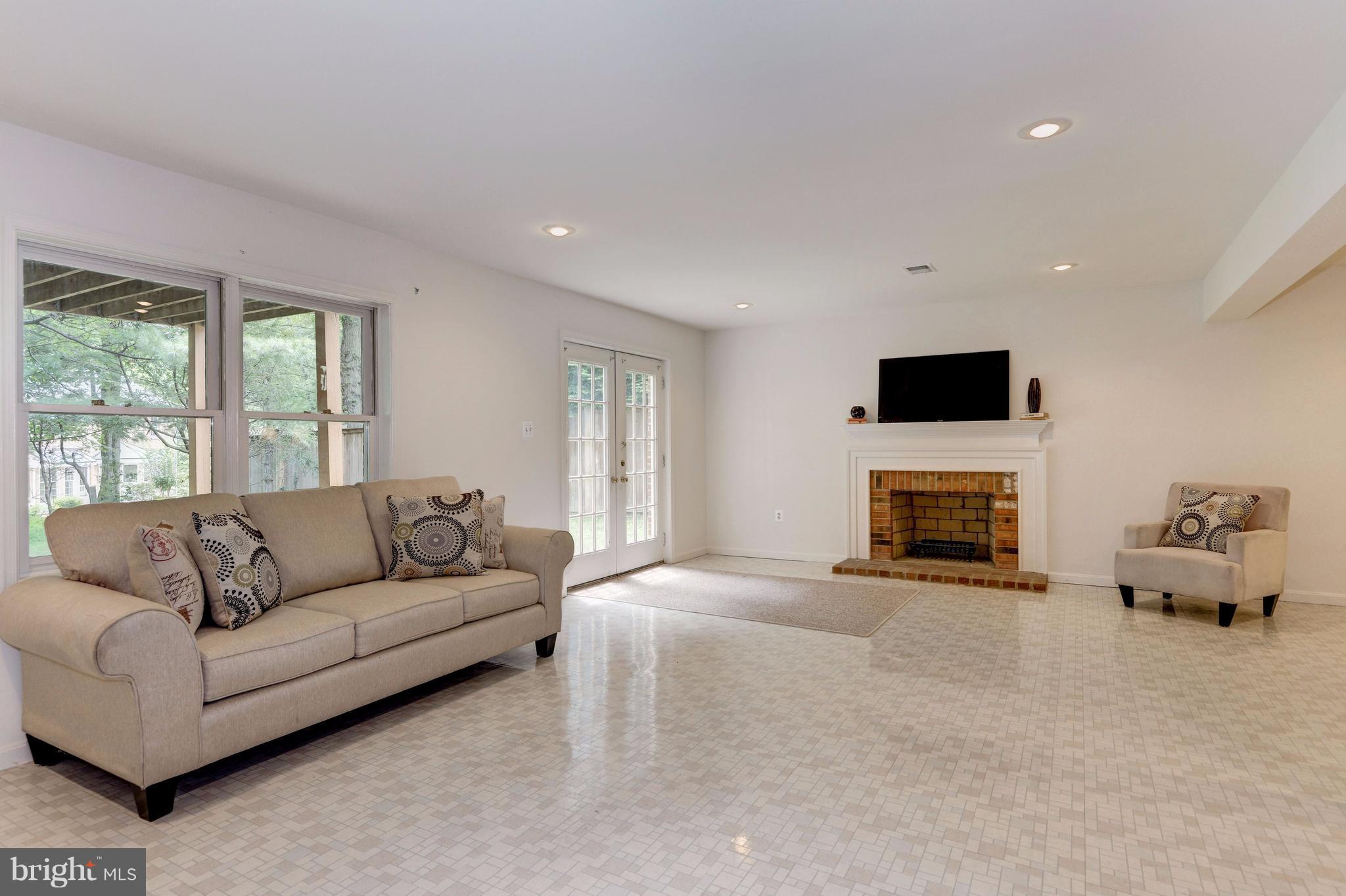 8400 Bells Mill Road Potomac, MD 20854 - Photo 23 of 30 Recreation Room