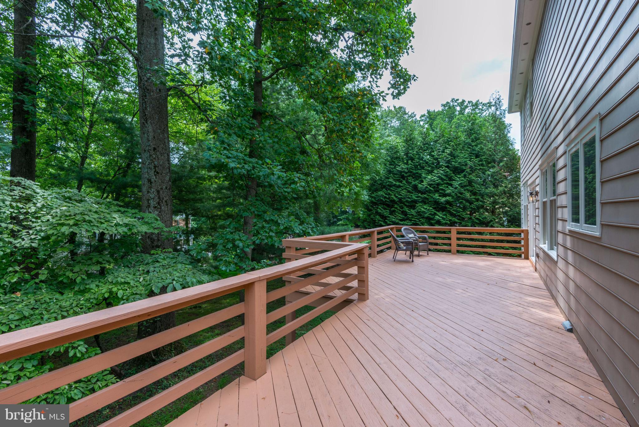 8400 Bells Mill Road Potomac, MD 20854 - Photo 28 of 30 Deck View Right
