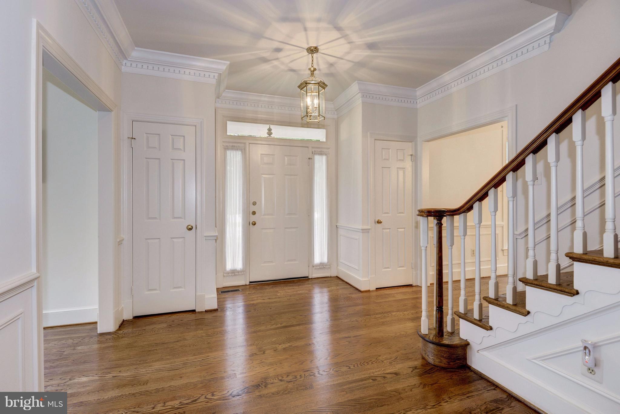 8400 Bells Mill Road Potomac, MD 20854 - Photo 6 of 30 Foyer