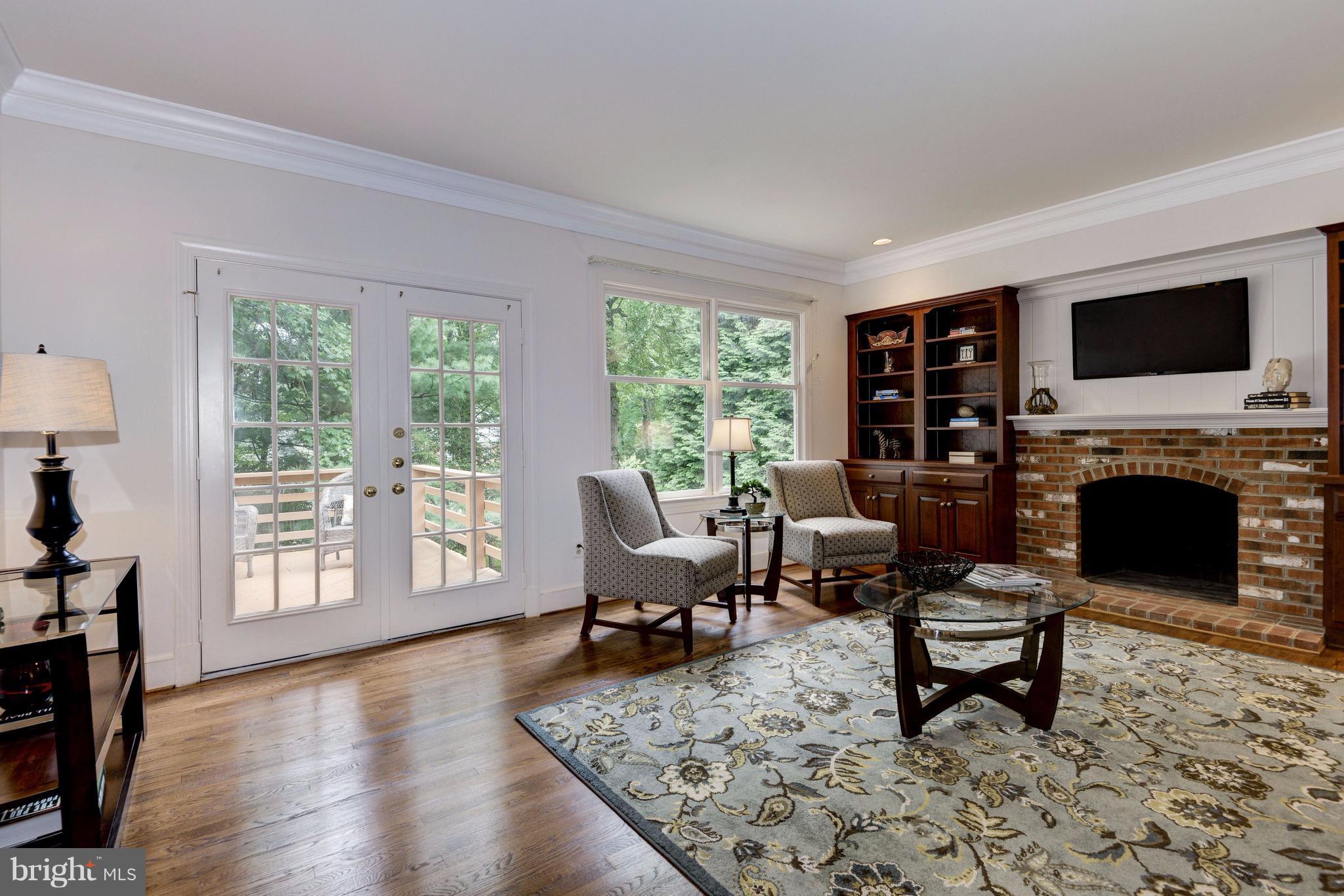 8400 Bells Mill Road Potomac, MD 20854 - Photo 8 of 30 Family Room