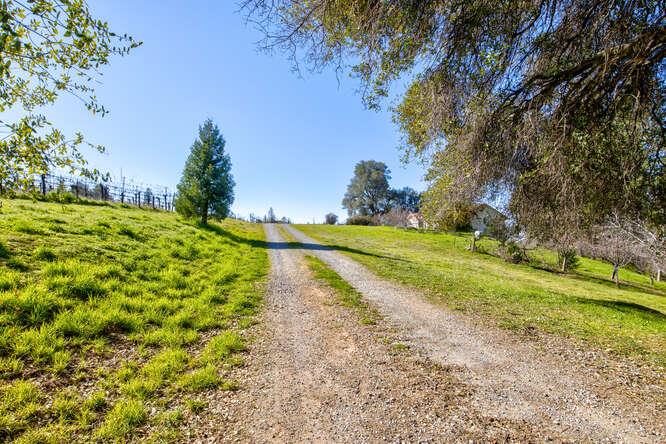 3900 Tawanka Road Somerset, CA 95684 - Photo 48 of 89