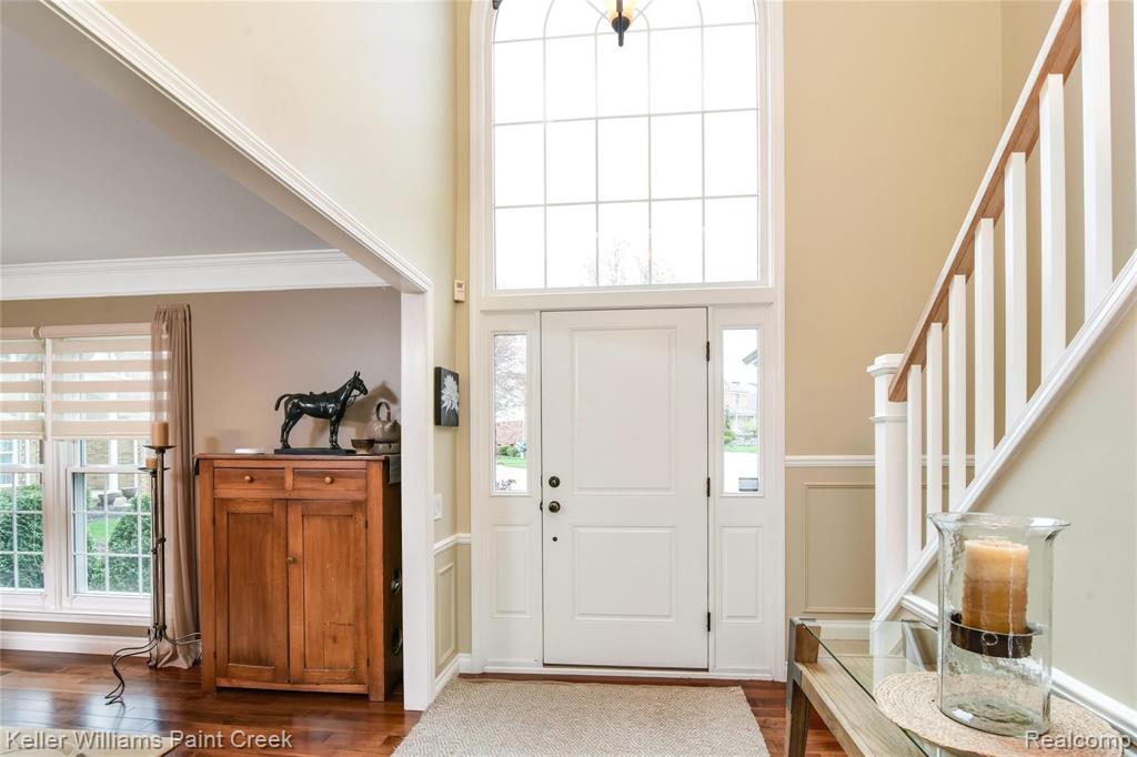 132 Saxon Court Rochester Hills, MI 48307 - Photo 2 of 45