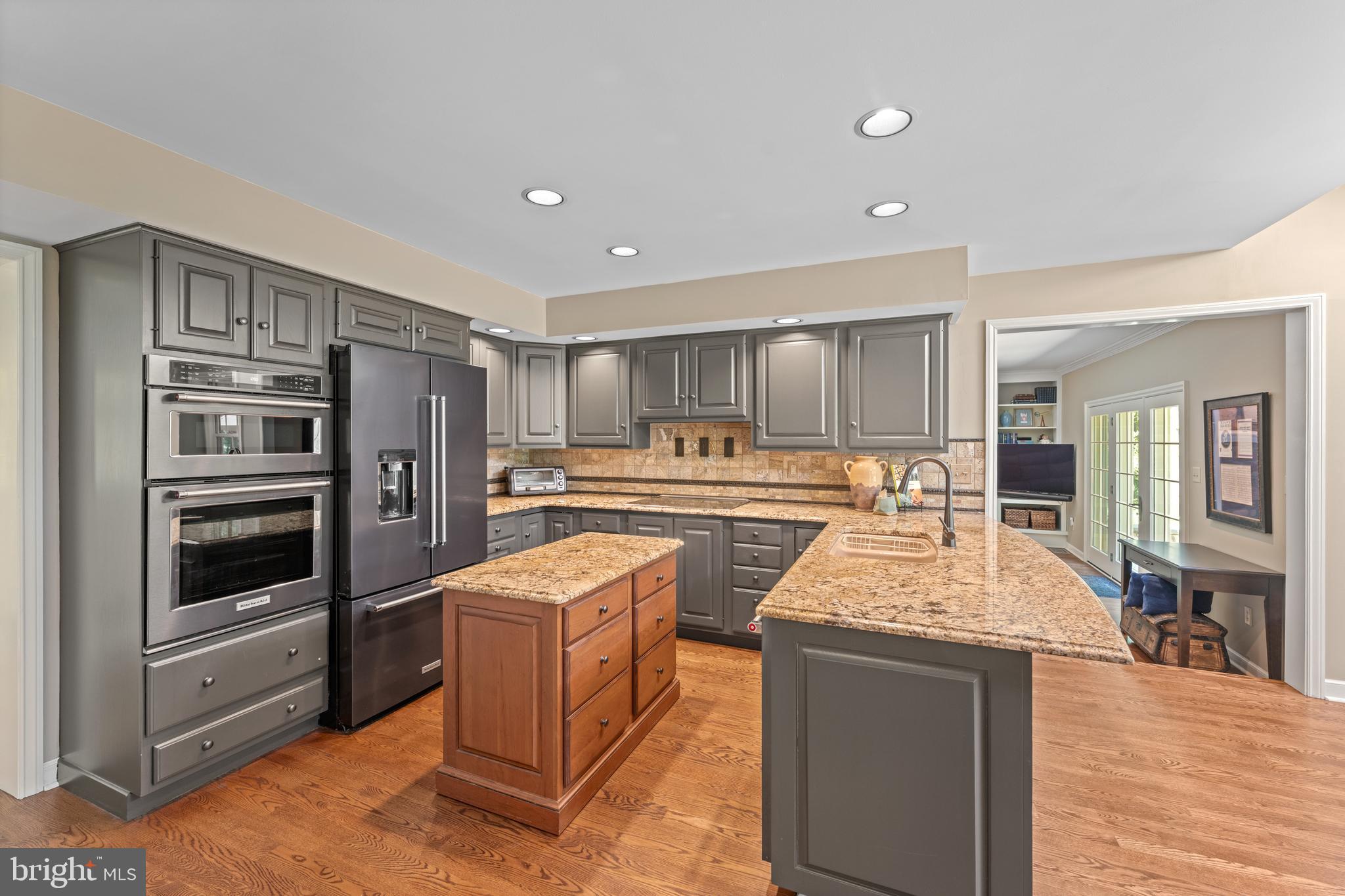 155 Barton Drive Spring City, PA 19475 - Photo 17 of 65 Kitchen w/ updated appliances