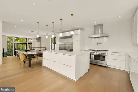 $2,595,000 | 8165 East Beach Drive Northwest, Washington, DC 20012