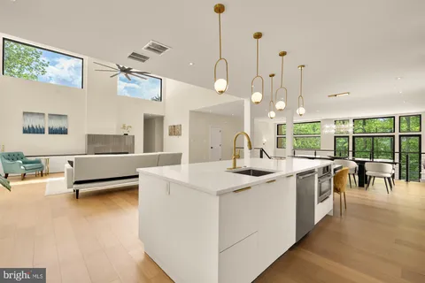 $2,595,000 | 8165 East Beach Drive Northwest, Washington, DC 20012